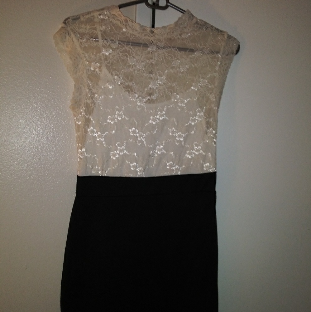 Dress: - Picture 2 of 4